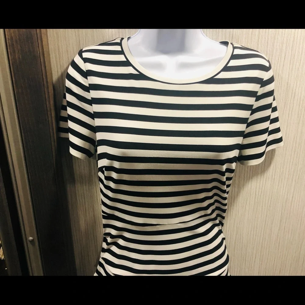 🎉HP🎉❤️‍🔥Vince Camuto-Midi Short Sleeve Dress Measurements in Description❤️‍🔥 - Picture 15 of 15